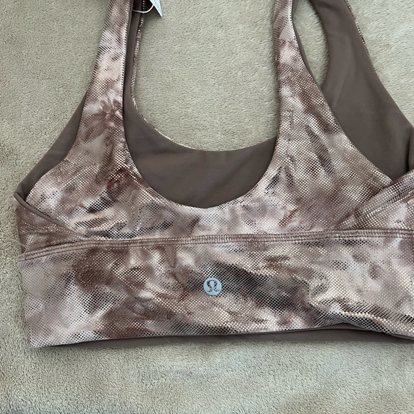 NWT Lululemon Align shiny print bra top size 4 - Picture 4 of 5